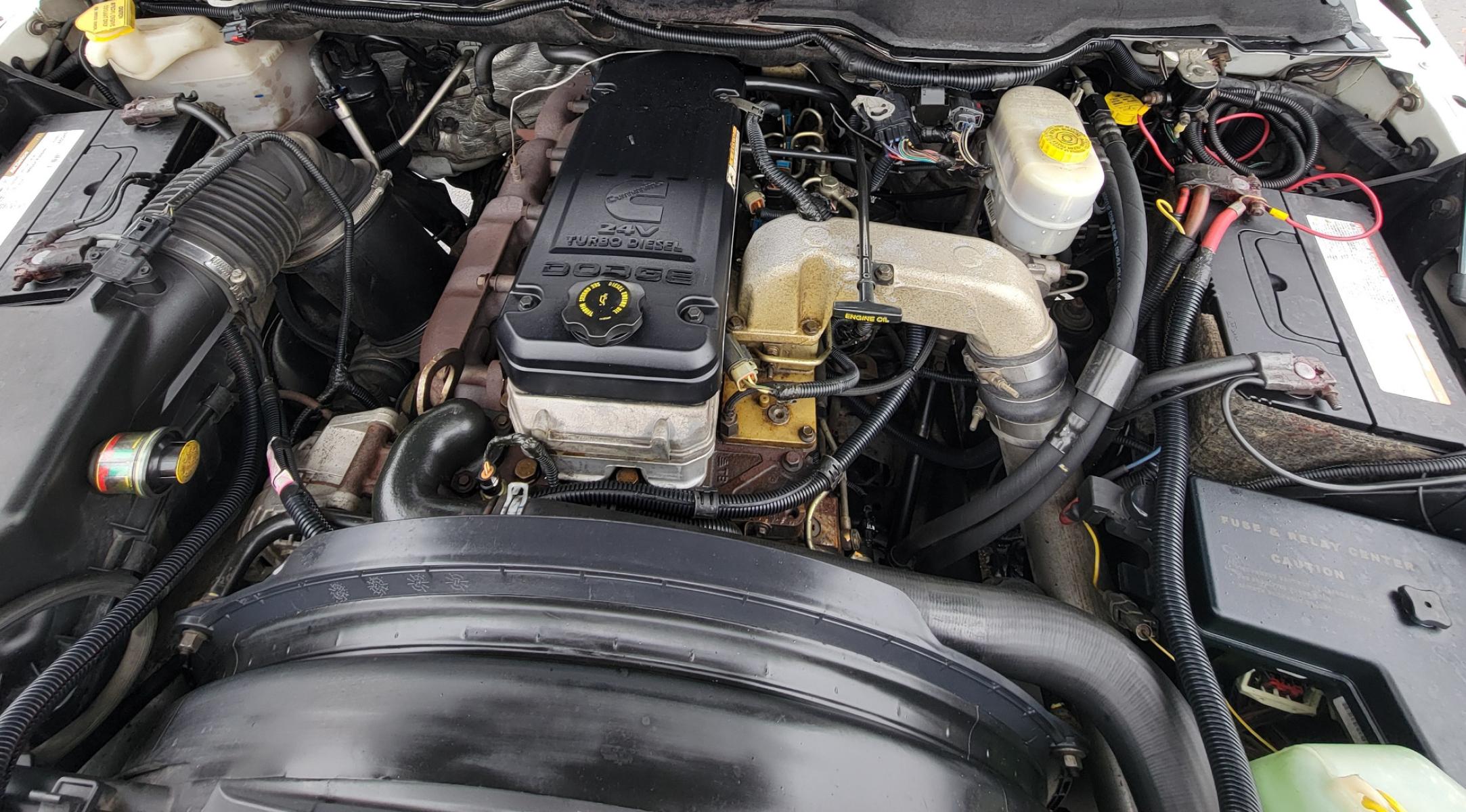 2005 White /Black Dodge Ram 3500 SLT (3D7LS38C85G) with an 5.9L I6 24V Cummins engine, 6 Speed Manual transmission, located at 450 N Russell, Missoula, MT, 59801, (406) 543-6600, 46.874496, -114.017433 - Photo #16